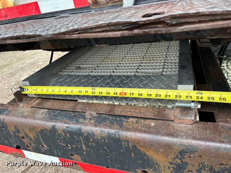 image for item OE9101 1998 International  4900 box truck