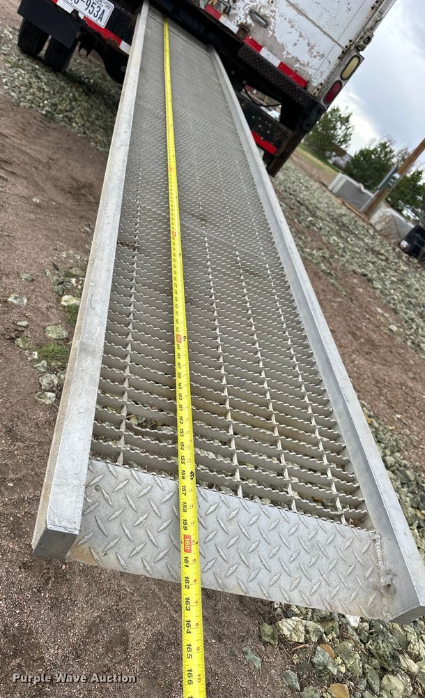 image for item OE9101 1998 International  4900 box truck