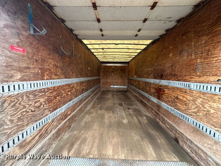 image for item OE9101 1998 International  4900 box truck