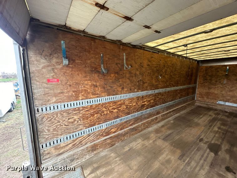 image for item OE9101 1998 International  4900 box truck