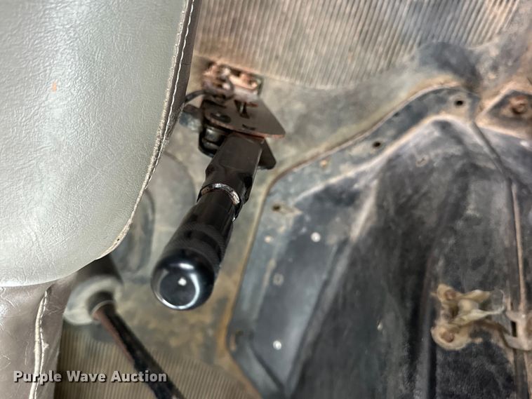 image for item OE9101 1998 International  4900 box truck