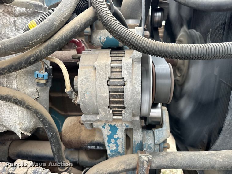 image for item OE9101 1998 International  4900 box truck