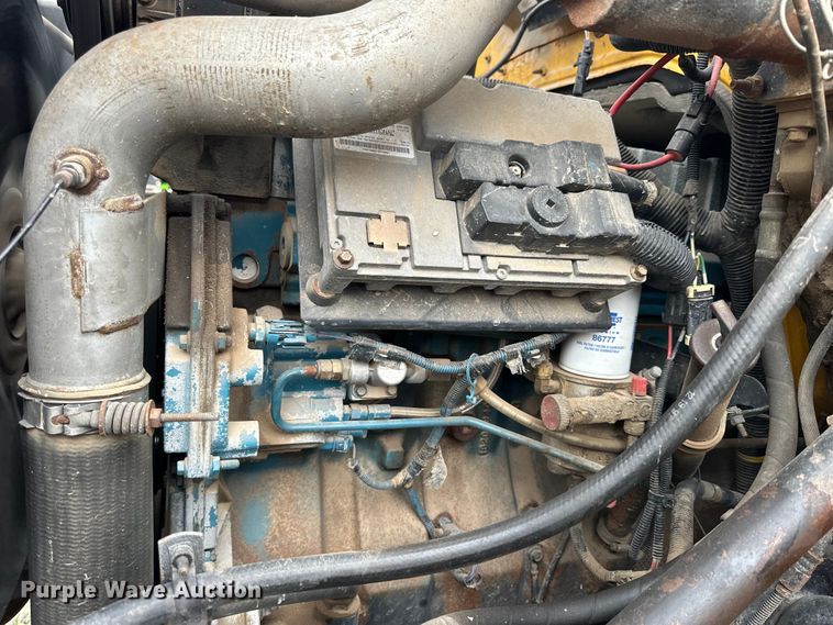 image for item OE9101 1998 International  4900 box truck