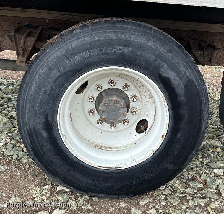 image for item OE9101 1998 International  4900 box truck