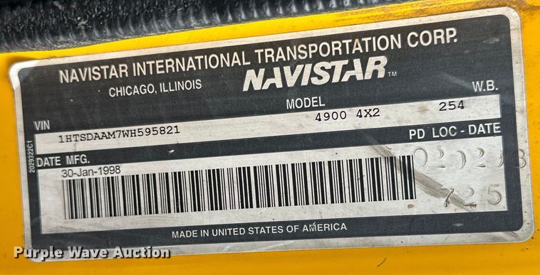 image for item OE9101 1998 International  4900 box truck