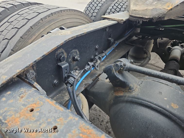 image for item OK9859 2017 Freightliner  Cascadia 113 semi truck