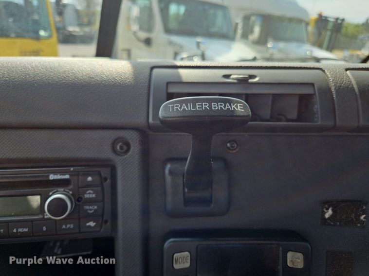 image for item OK9859 2017 Freightliner  Cascadia 113 semi truck