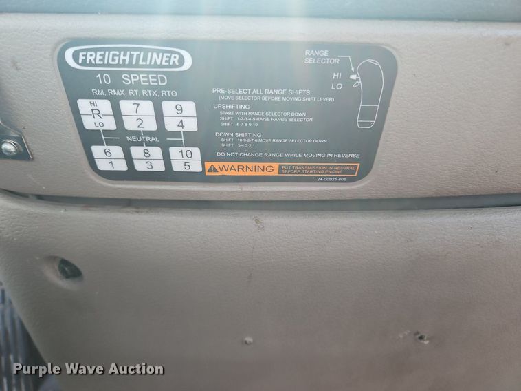 image for item OK9859 2017 Freightliner  Cascadia 113 semi truck