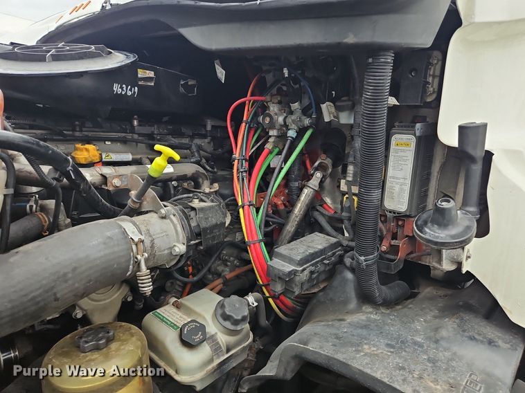 image for item OK9859 2017 Freightliner  Cascadia 113 semi truck