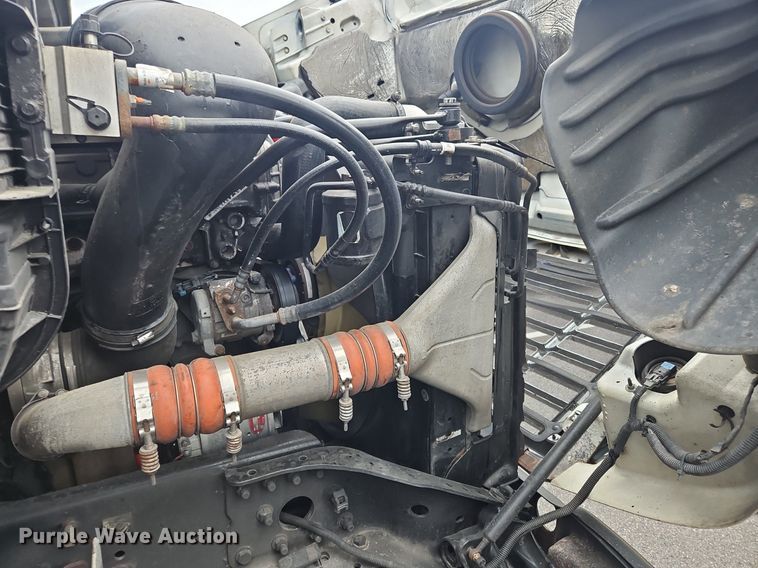 image for item OK9859 2017 Freightliner  Cascadia 113 semi truck