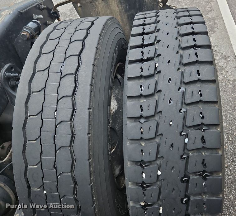 image for item OK9859 2017 Freightliner  Cascadia 113 semi truck