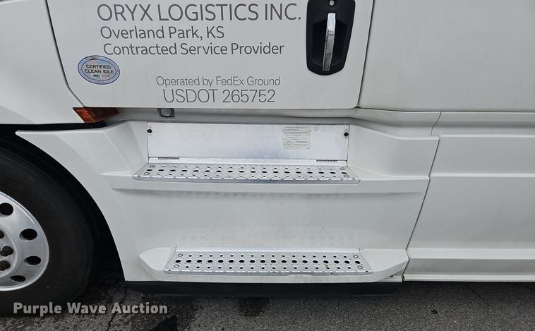 image for item OK9860 2019 Freightliner  Cascadia  semi truck