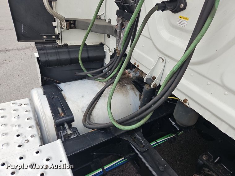 image for item OK9860 2019 Freightliner  Cascadia  semi truck