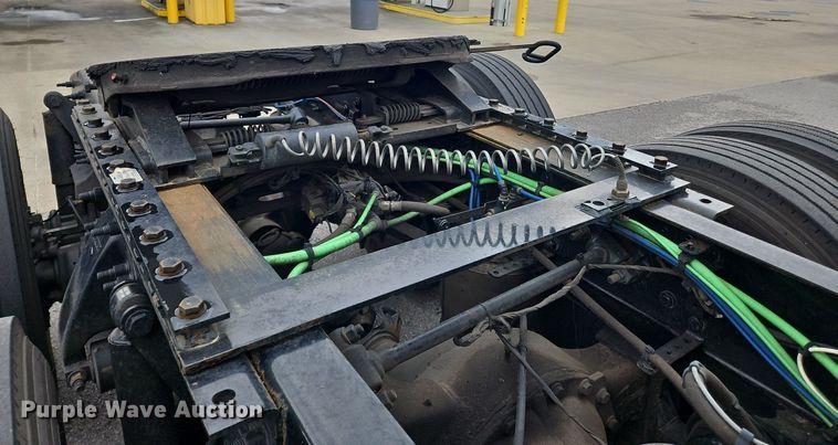 image for item OK9860 2019 Freightliner  Cascadia  semi truck