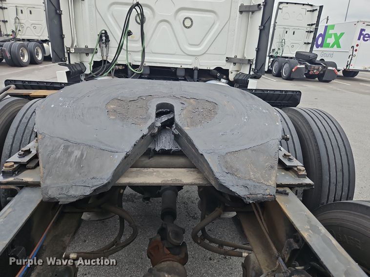 image for item OK9860 2019 Freightliner  Cascadia  semi truck