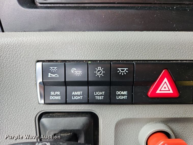 image for item OK9860 2019 Freightliner  Cascadia  semi truck