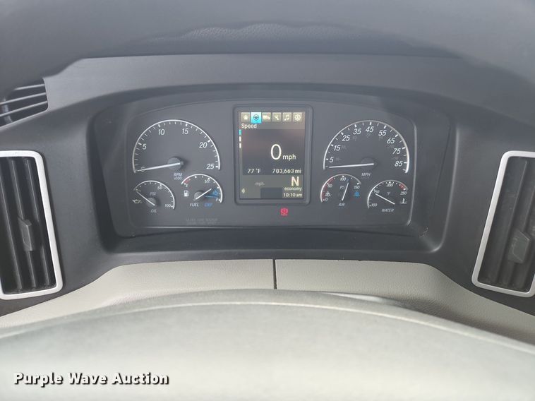 image for item OK9860 2019 Freightliner  Cascadia  semi truck