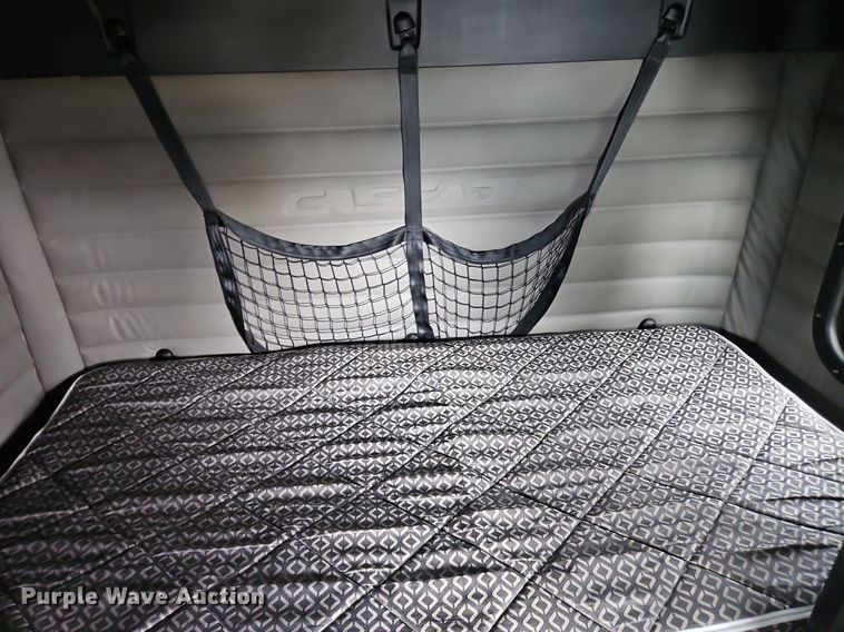 image for item OK9860 2019 Freightliner  Cascadia  semi truck