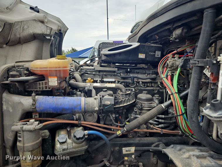 image for item OK9860 2019 Freightliner  Cascadia  semi truck