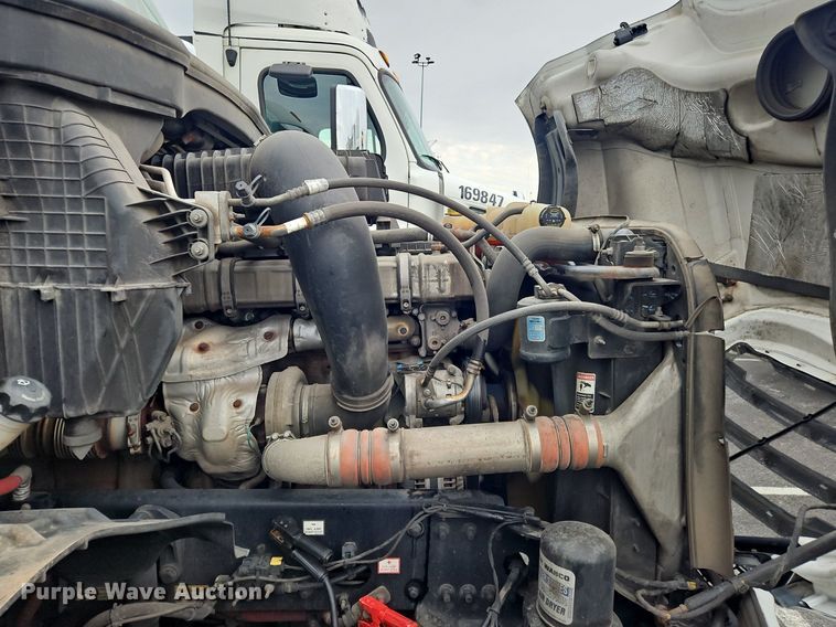 image for item OK9860 2019 Freightliner  Cascadia  semi truck