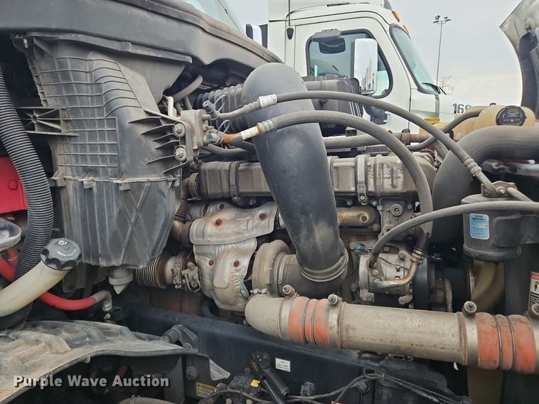 image for item OK9860 2019 Freightliner  Cascadia  semi truck