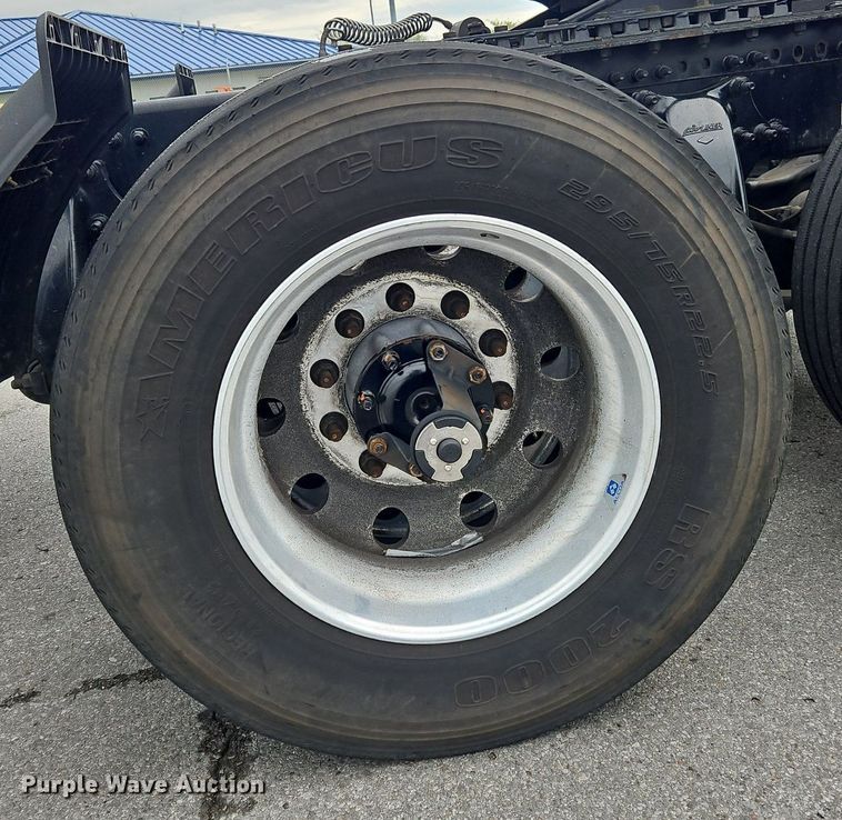 image for item OK9860 2019 Freightliner  Cascadia  semi truck