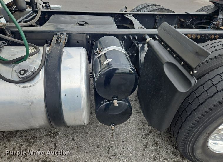 image for item OK9861 2017 Freightliner  Cascadia 113 semi truck