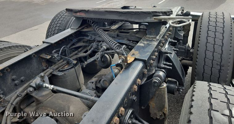 image for item OK9861 2017 Freightliner  Cascadia 113 semi truck