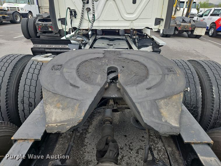 image for item OK9861 2017 Freightliner  Cascadia 113 semi truck