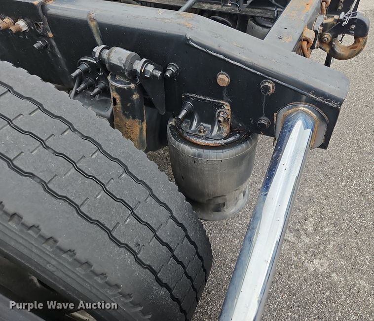 image for item OK9861 2017 Freightliner  Cascadia 113 semi truck