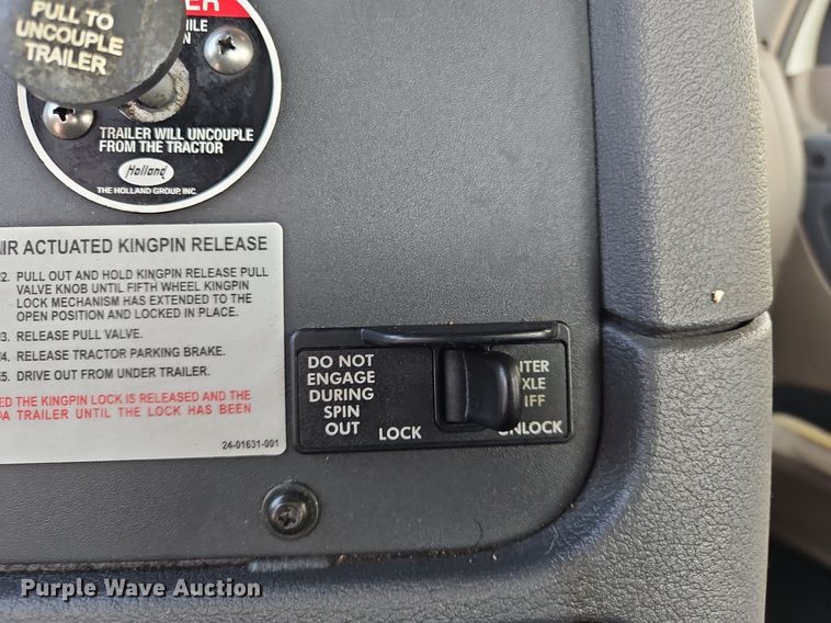 image for item OK9861 2017 Freightliner  Cascadia 113 semi truck