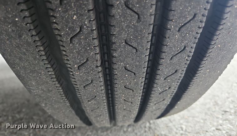 image for item OK9861 2017 Freightliner  Cascadia 113 semi truck