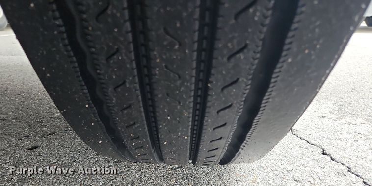 image for item OK9861 2017 Freightliner  Cascadia 113 semi truck