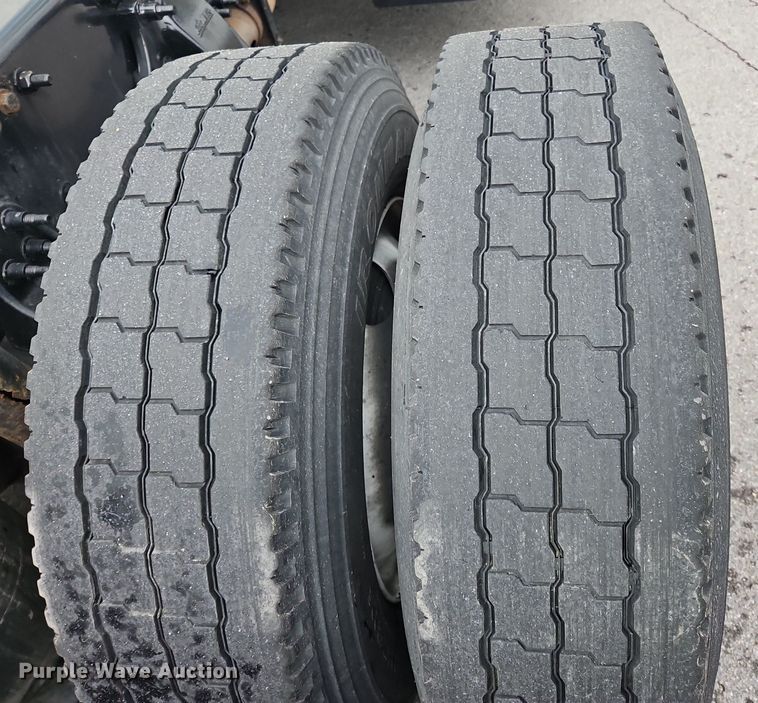 image for item OK9861 2017 Freightliner  Cascadia 113 semi truck