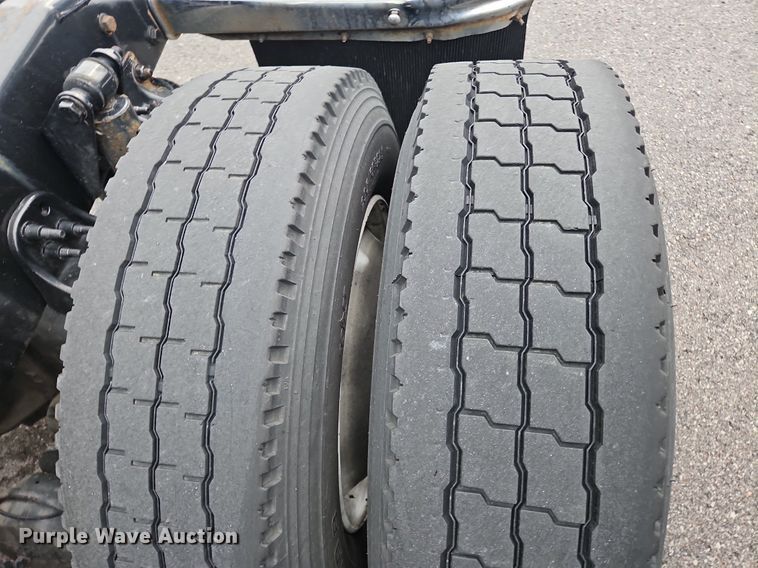 image for item OK9861 2017 Freightliner  Cascadia 113 semi truck