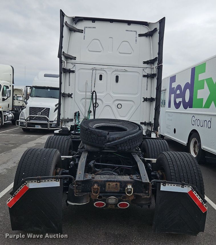 image for item OK9863 2018 Freightliner  Cascadia  semi truck