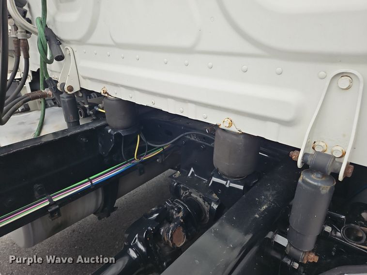 image for item OK9863 2018 Freightliner  Cascadia  semi truck