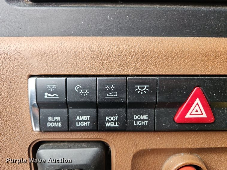 image for item OK9863 2018 Freightliner  Cascadia  semi truck