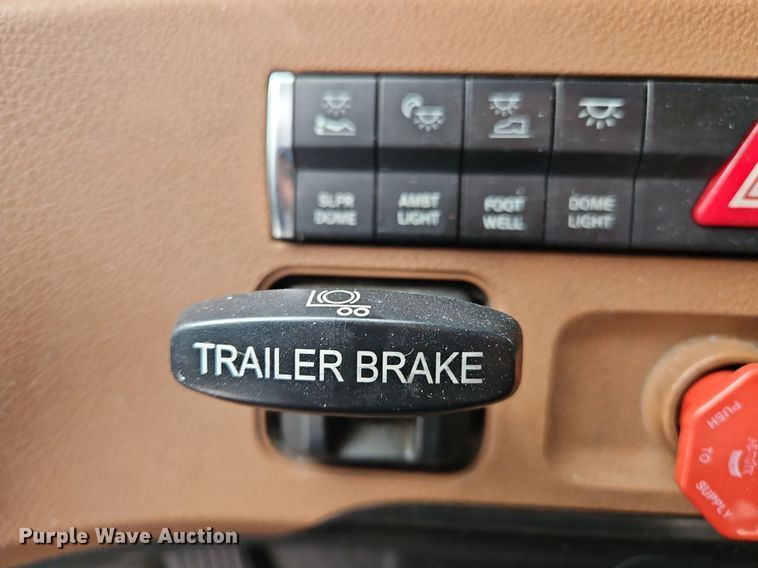 image for item OK9863 2018 Freightliner  Cascadia  semi truck