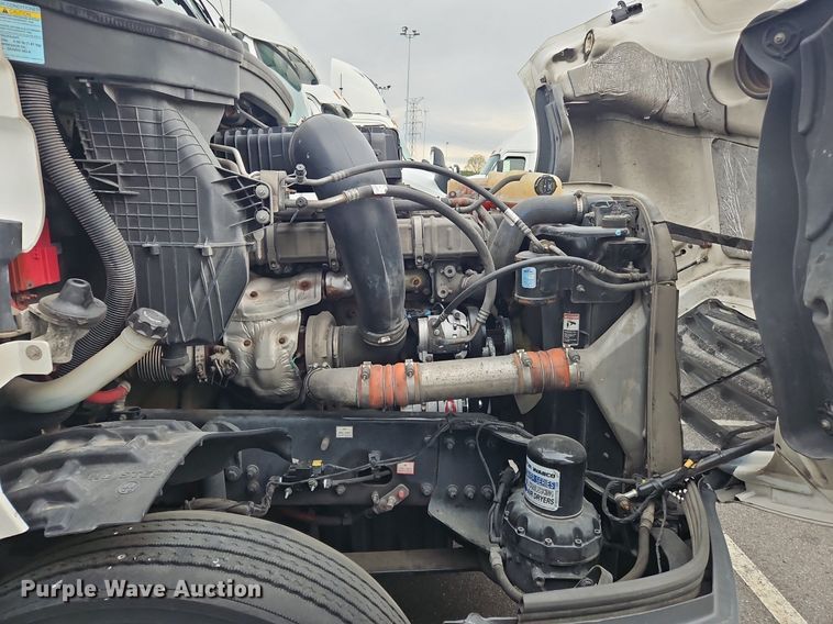 image for item OK9863 2018 Freightliner  Cascadia  semi truck