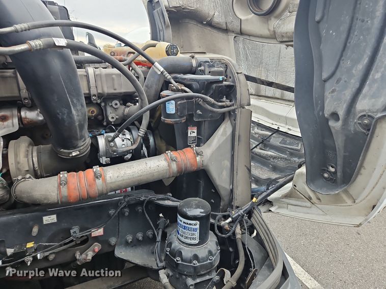 image for item OK9863 2018 Freightliner  Cascadia  semi truck