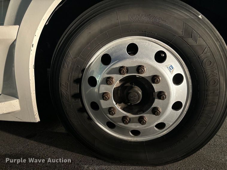 image for item OK9863 2018 Freightliner  Cascadia  semi truck