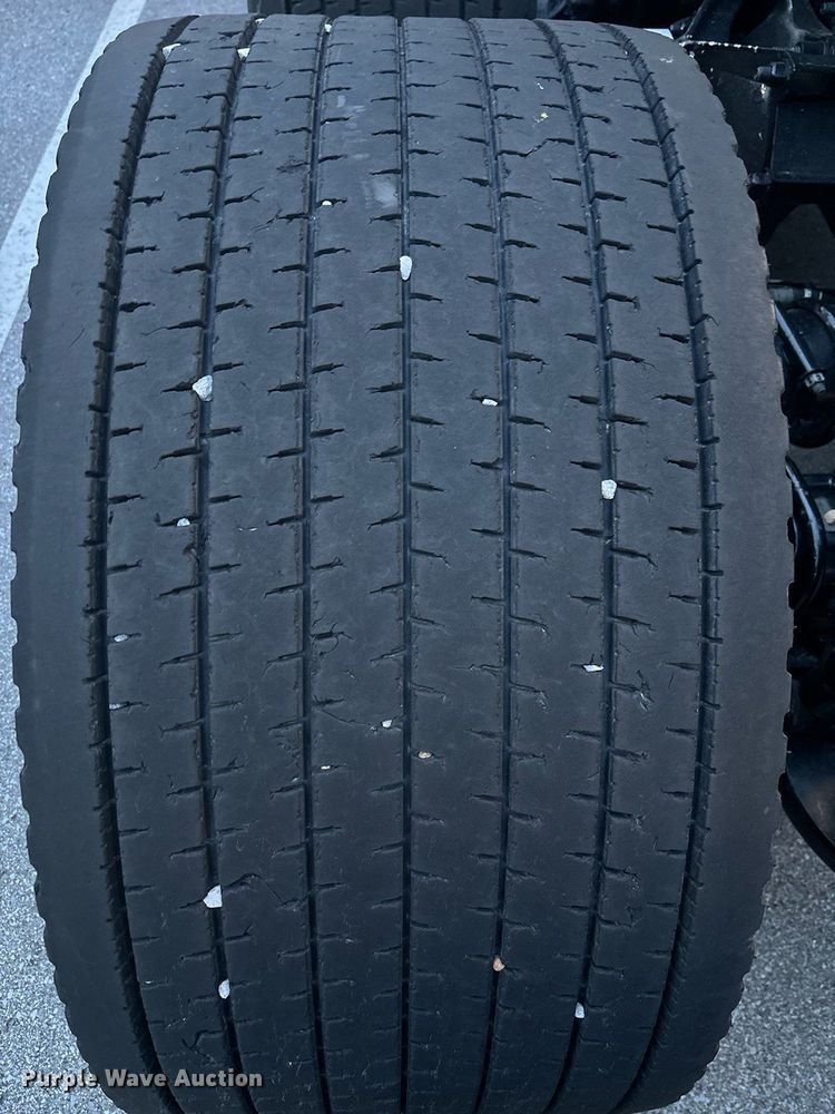 image for item OK9863 2018 Freightliner  Cascadia  semi truck