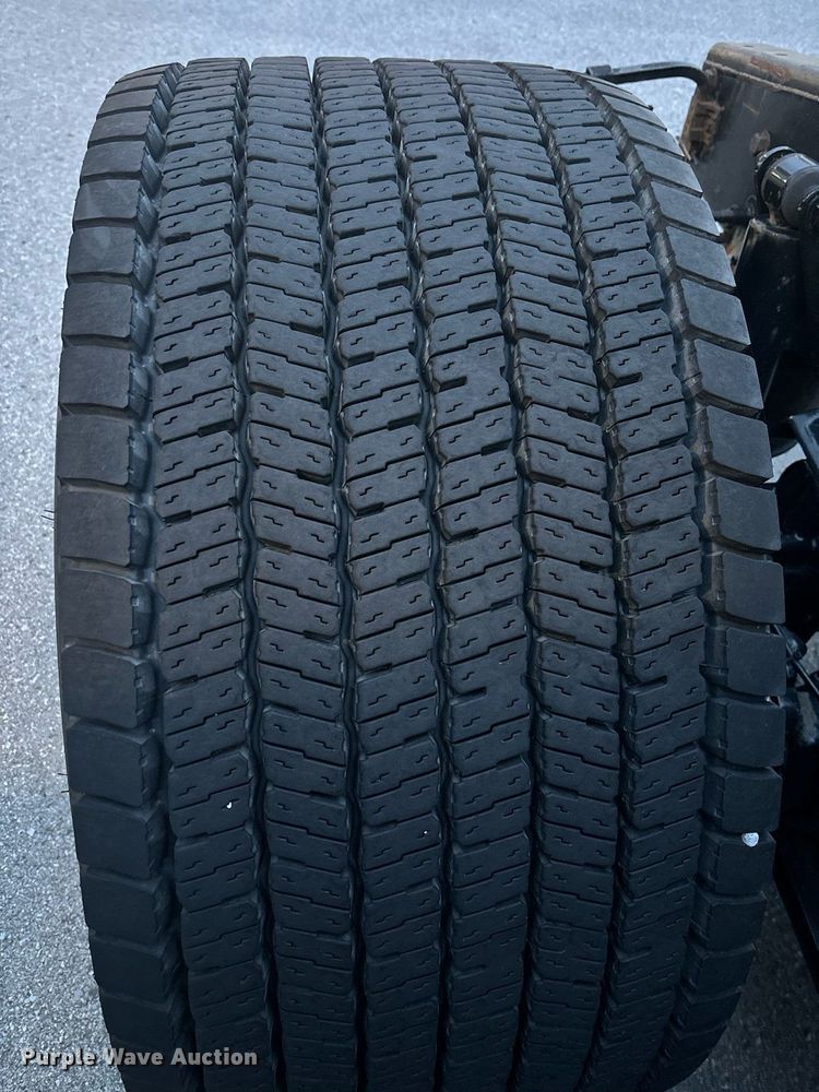 image for item OK9863 2018 Freightliner  Cascadia  semi truck