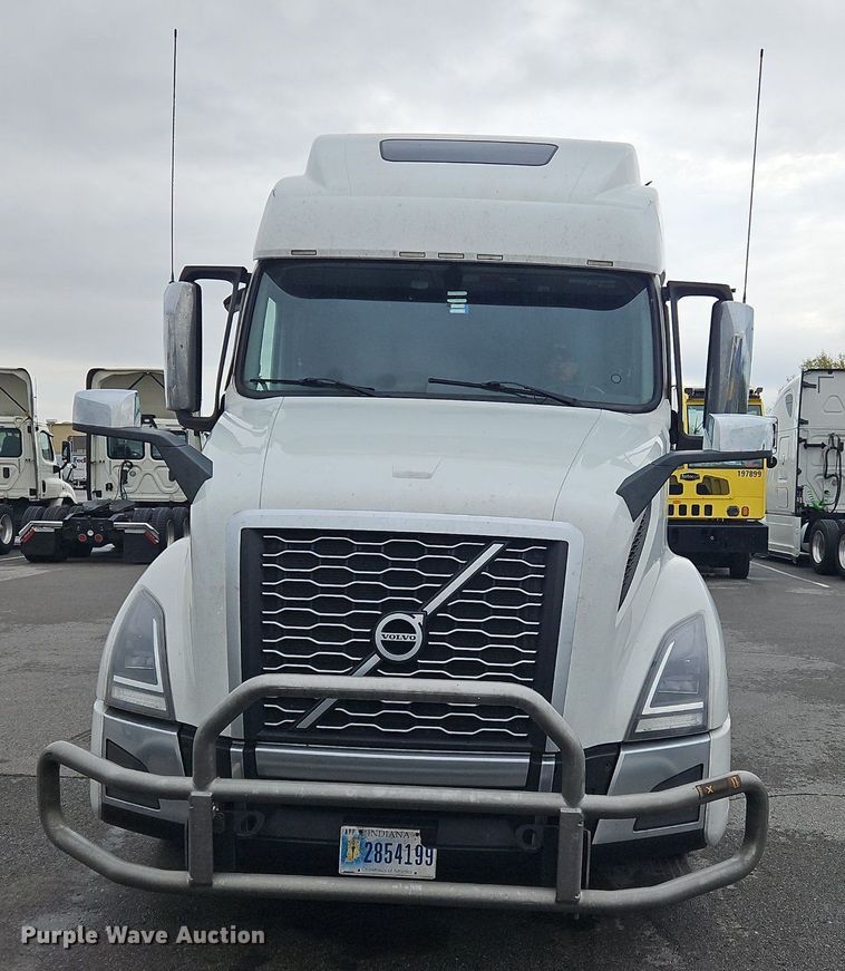 image for item OK9864 2021 Volvo VNL860 semi truck