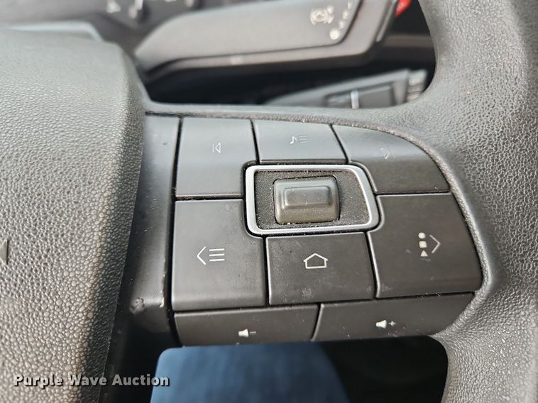 image for item OK9864 2021 Volvo VNL860 semi truck