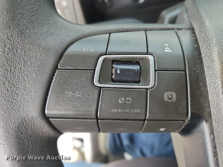 image for item OK9864 2021 Volvo VNL860 semi truck