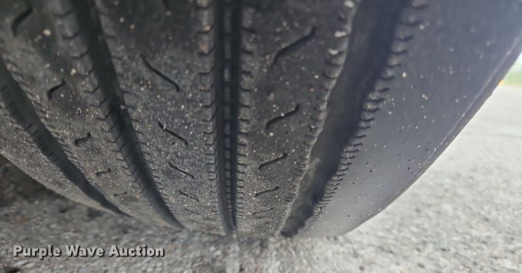 image for item OK9864 2021 Volvo VNL860 semi truck