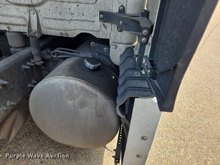 image for item OK9865 2018 Freightliner  Cascadia  semi truck