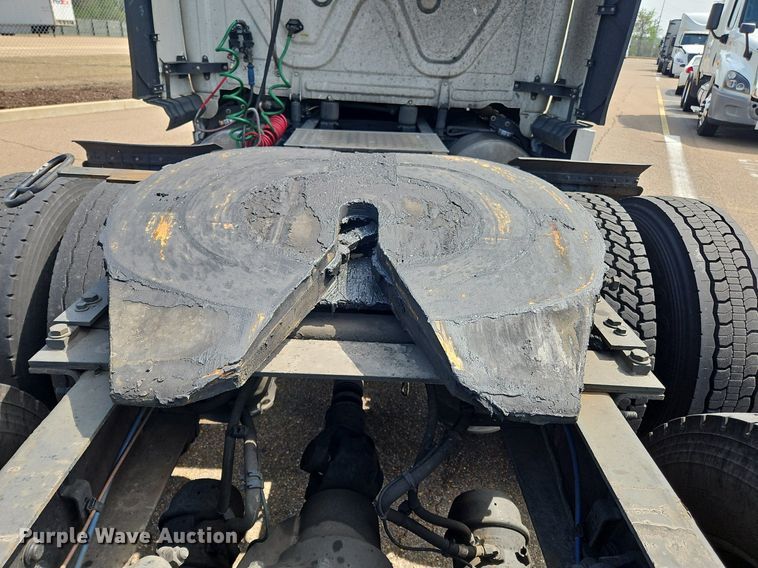 image for item OK9865 2018 Freightliner  Cascadia  semi truck